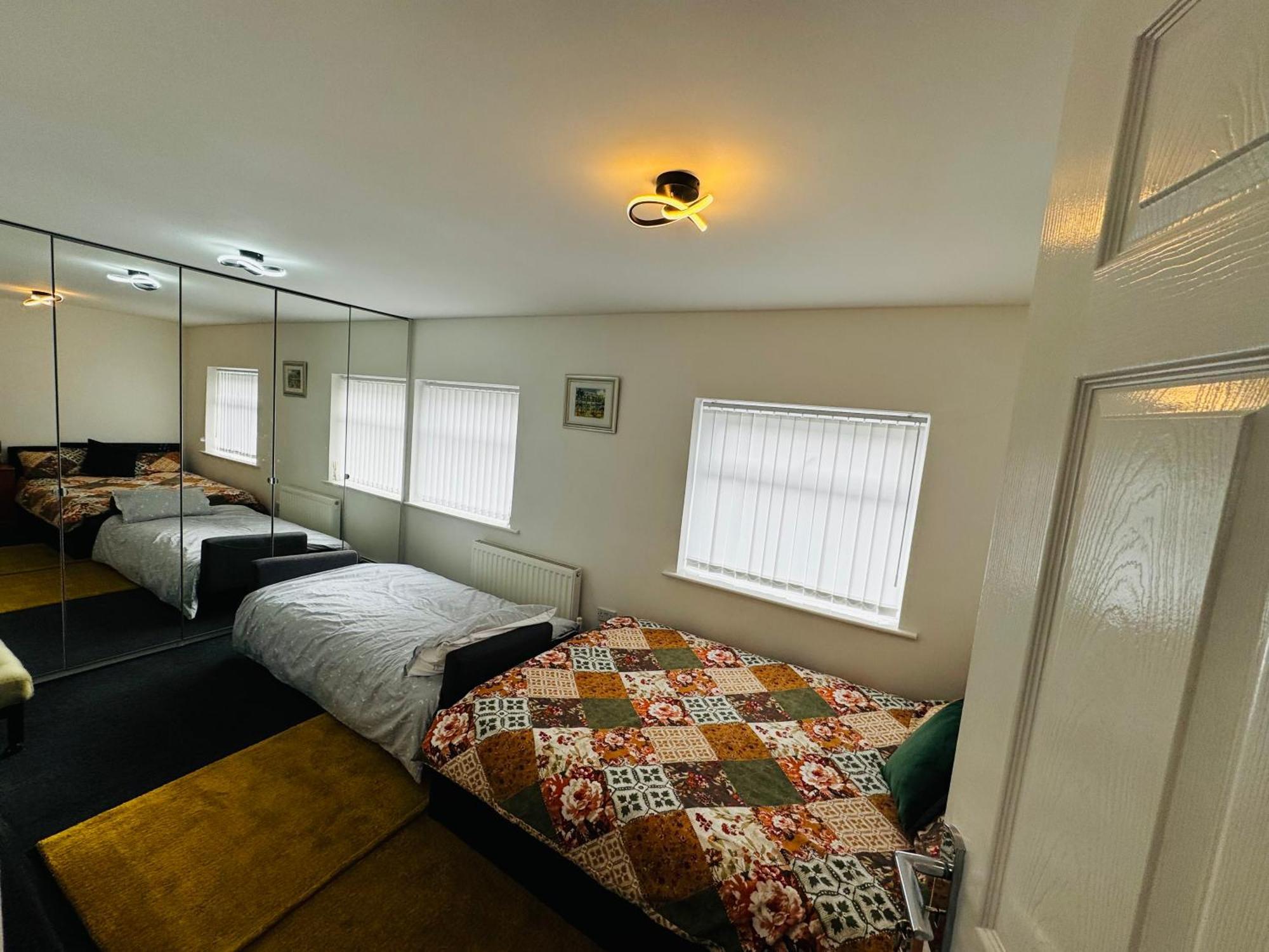 Liberty Inn Room With Sharing Toilet And Kitchen Liverpool Exterior photo